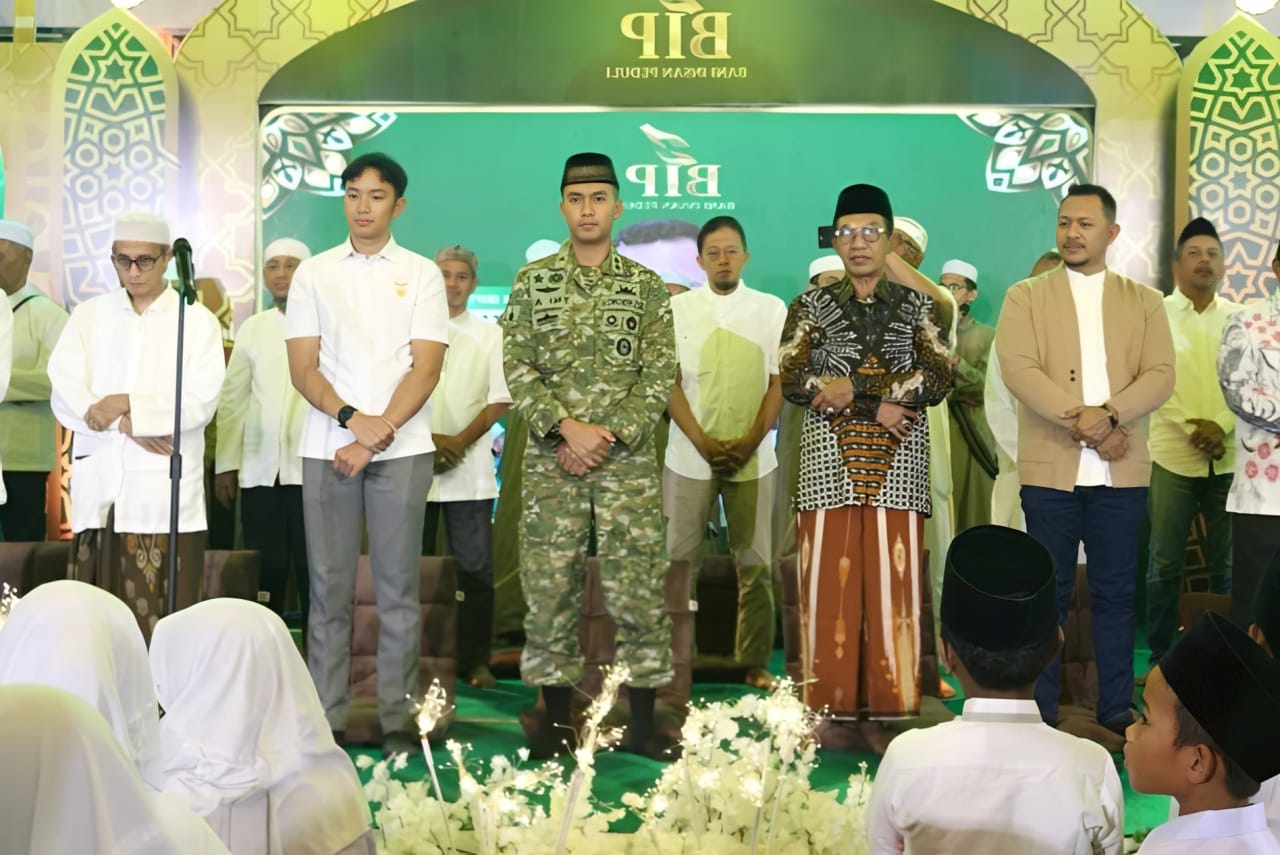 Buka bersama 3.000 Anak yatim, dan Memberikan Belanja Gratis