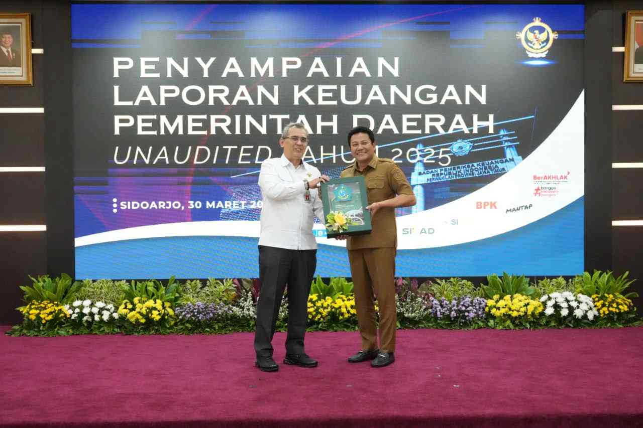 Tepat Waktu, Bupati Sidoarjo Serahkan LKPD 2025 ke BPK Jatim
