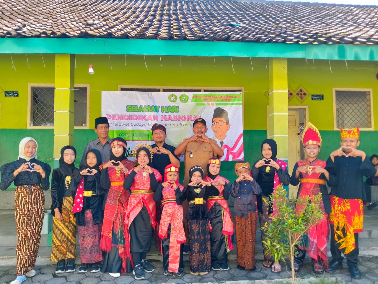 Hardiknas 2026, MIS Miftahul Ulum Purwoasri Gaungkan Semangat Merawat Budaya Madrasah