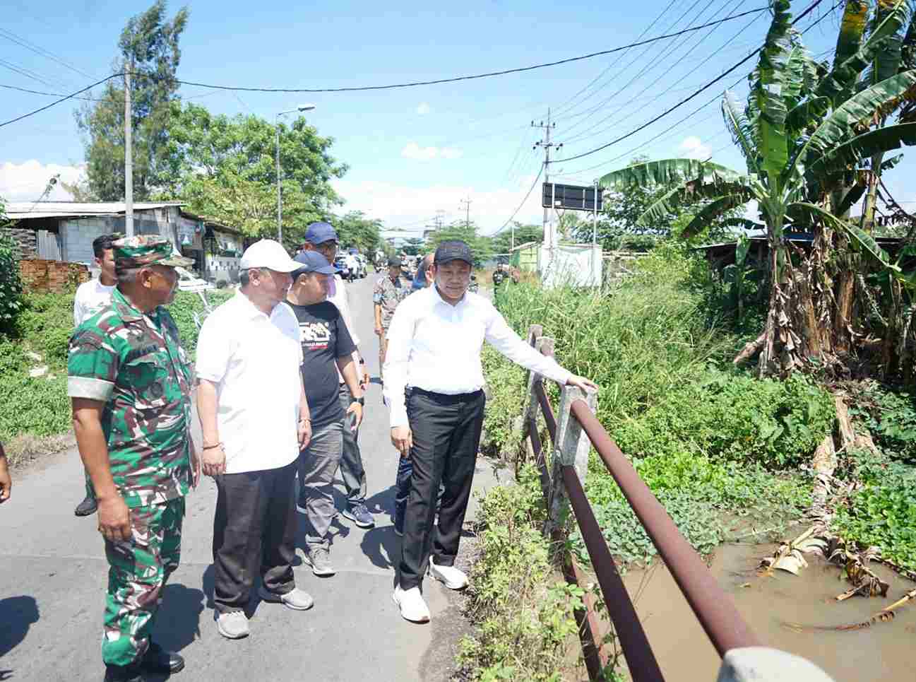 Jembatan Tarik Nyaris Makan Korban, Warga Pasang Tali Rafia—Bupati Janjikan Dibangun 2027