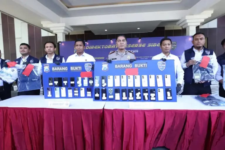 Polda Jatim Bongkar Sindikat Penipuan Online Jual Beli Mobil, 11 Tersangka Diamankan