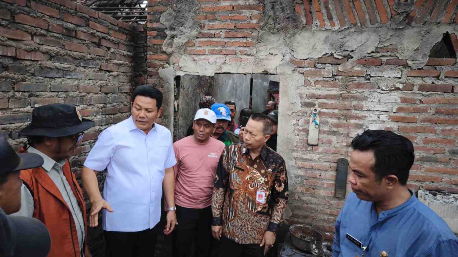 Bupati Subandi Pastikan Rumah Korban Kebakaran di Tulangan Segera Direnovasi