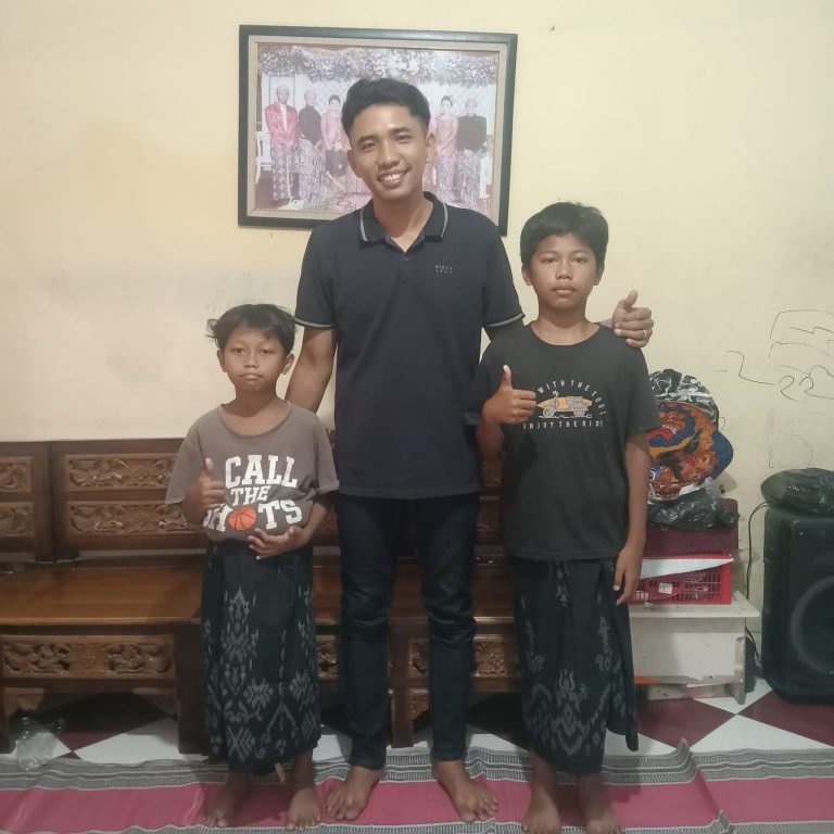 Tangis Haru dan Doa Iringi Khitanan Dua Putra Daniel Kuncoro